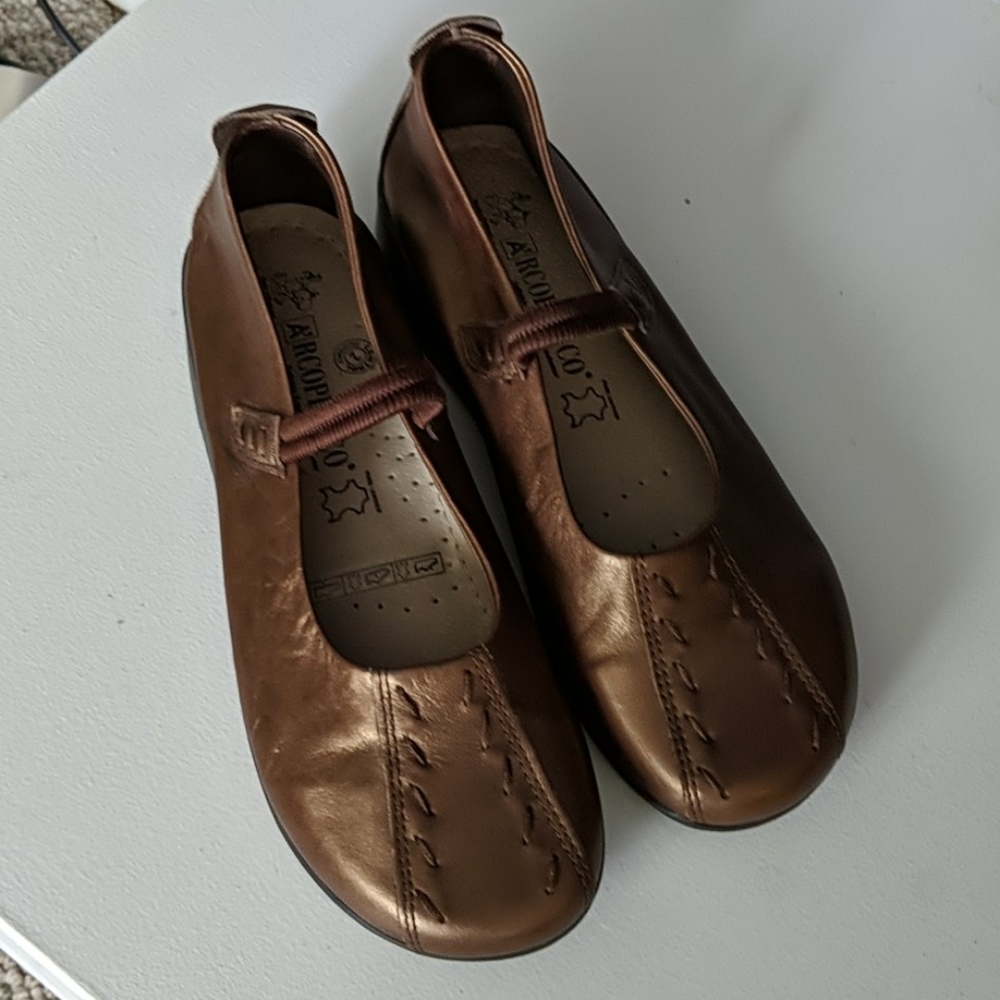 Arcopedico Shawna Flats